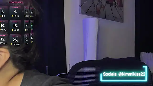 kimmiakiss22 online show from October 3, 2025, 12:51 am