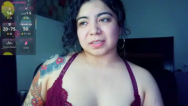 kimmiakiss22 online show from November 6, 2025, 6:25 am