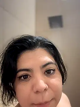 kimmiakiss22 online show from December 22, 2025, 3:47 am