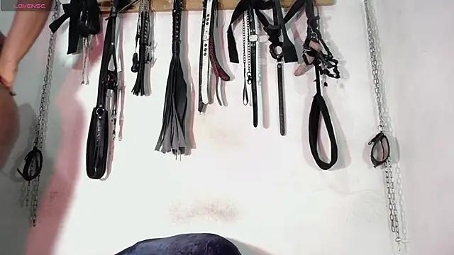 dangerouslyhot online show from February 21, 2025, 11:55 am