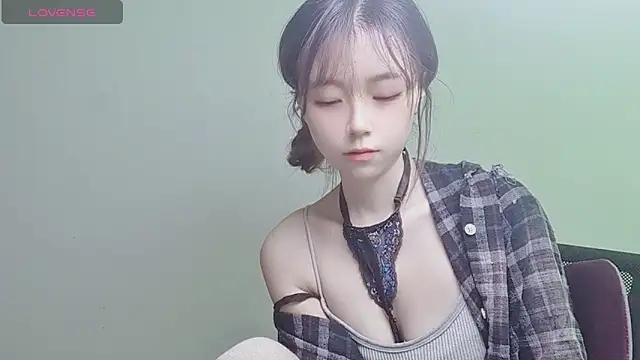 Snapshot of VaerySaenz chatting on December 17, 2024, 3:39 am VaerySaenz online show from December 17, 2024, 3:39 am