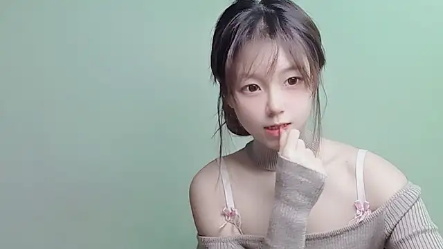 Snapshot of VaerySaenz chatting on December 31, 2024, 12:32 am VaerySaenz online show from December 31, 2024, 12:32 am