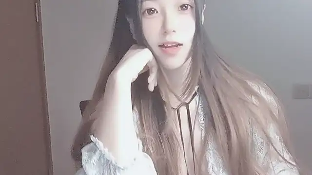 Snapshot of VaerySaenz chatting on October 6, 2025, 3:37 am VaerySaenz online show from October 6, 2025, 3:37 am