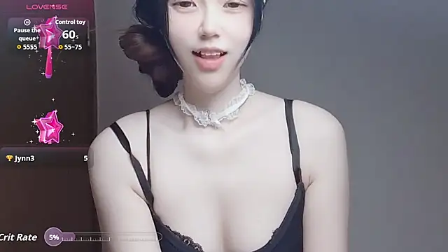 Snapshot of VaerySaenz chatting on November 28, 2025, 12:35 am VaerySaenz online show from November 28, 2025, 12:35 am