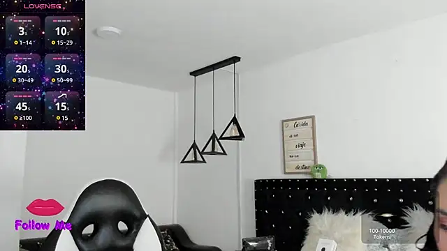 natasha logan  online show from February 4, 2025, 4:05 am