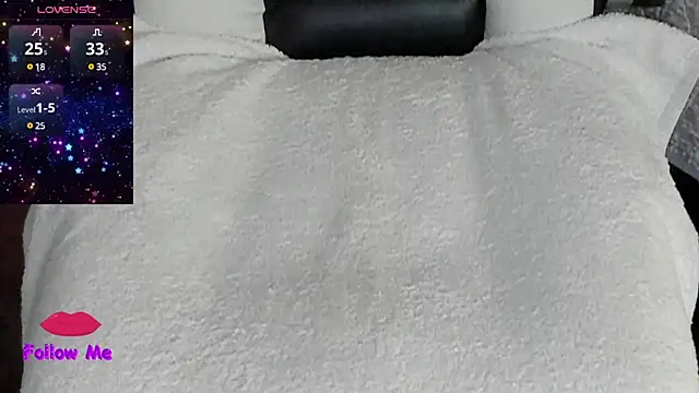 natasha logan  online show from February 24, 2025, 4:05 am