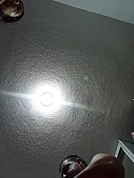 Snapshot of vale_mike chatting on February 21, 2025, 4:07 am vale mike online show from February 21, 2025, 4:07 am