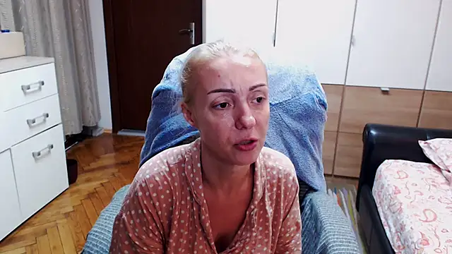 Leona-Exotic online show from July 22, 2026, 9:12 am