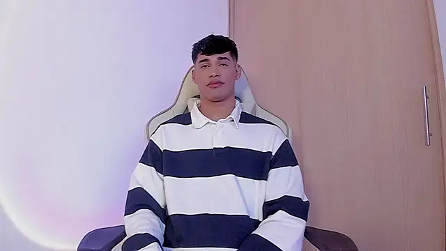 Jimmy Leeh  online show from December 1, 2024, 9:37 pm