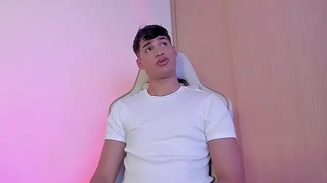 Jimmy Leeh  online show from December 6, 2024, 11:03 pm