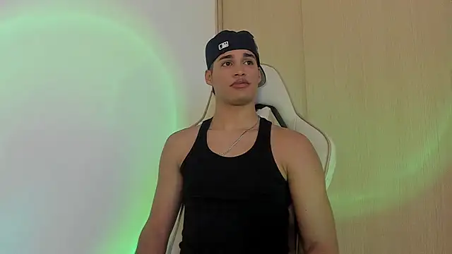 Jimmy Leeh  online show from December 13, 2024, 10:55 pm