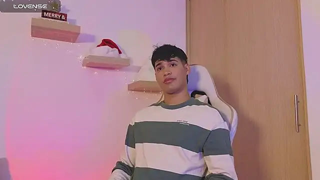 Jimmy Leeh  online show from January 4, 2025, 8:37 pm