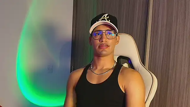 Jimmy Leeh  online show from October 12, 2025, 11:15 pm