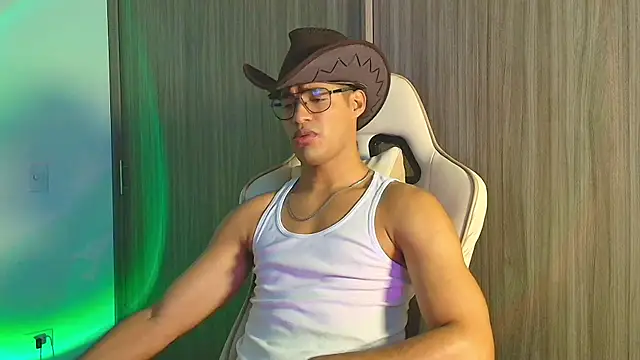 Jimmy Leeh  online show from October 31, 2025, 3:40 am