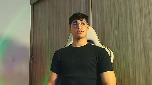 Jimmy Leeh  online show from November 13, 2025, 4:11 am