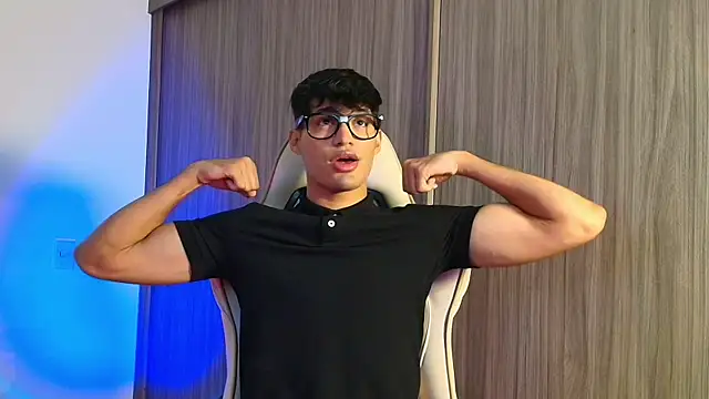 Jimmy Leeh  online show from November 23, 2025, 4:23 am