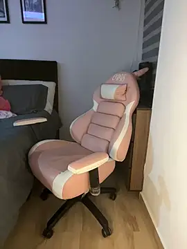 crystal bunny7 online show from December 4, 2024, 3:26 am