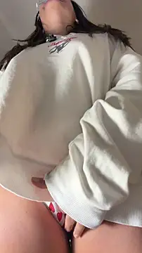 crystal bunny7 online show from April 19, 2026, 3:06 am