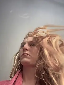 GoldenFlameGoddess online show from February 25, 2025, 5:25 pm