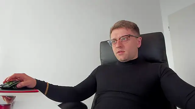 Findom guy online show from March 19, 2025, 12:45 pm