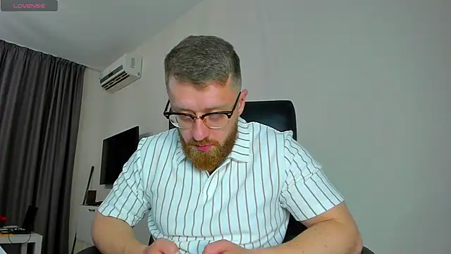 Findom guy online show from March 29, 2026, 3:01 pm