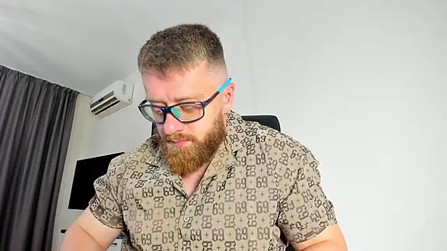 Findom guy online show from May 29, 2026, 7:39 am