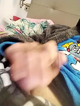 boy1983hot  online show from December 21, 2025, 8:54 am