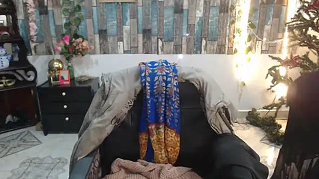 KarimaSarabe online show from December 4, 2025, 9:23 pm