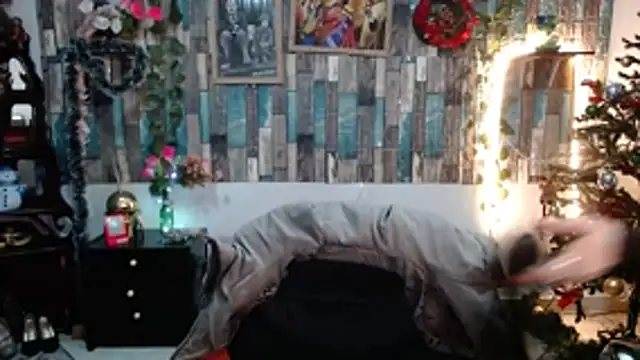 KarimaSarabe online show from December 18, 2025, 8:59 pm