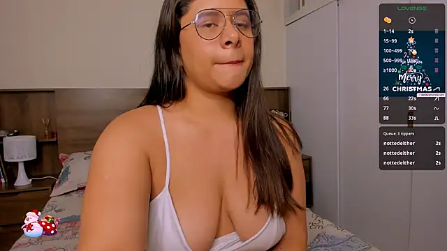 emily adams01 online show from December 31, 2024, 2:19 am