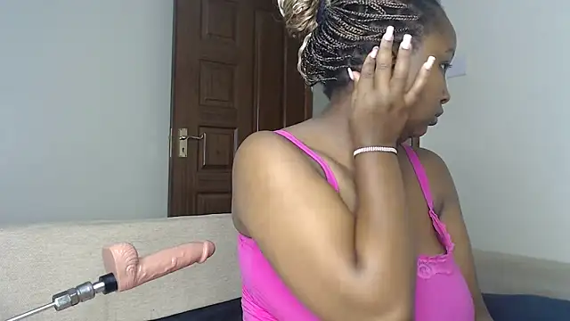 NIKKIE LOVE online show from June 18, 2026, 9:14 am