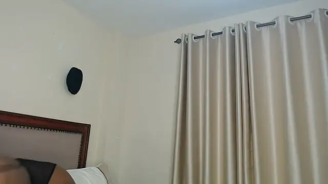 NIKKIE LOVE online show from July 25, 2026, 1:58 am