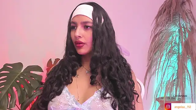 Snapshot of Anngel_1 chatting on December 16, 2025, 4:01 pm Anngel 1 online show from December 16, 2025, 4:01 pm