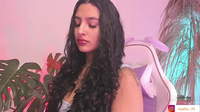 Snapshot of Anngel_1 chatting on December 17, 2025, 5:08 pm Anngel 1 online show from December 17, 2025, 5:08 pm