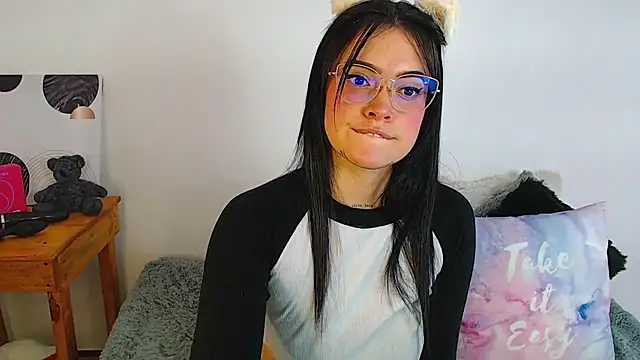 Isa Maiden1 online show from October 2, 2025, 3:30 pm