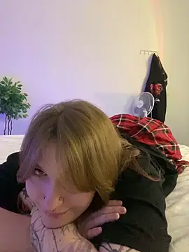  Chlo  e online show from March 8, 2025, 5:17 am