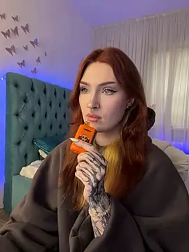  Chlo  e online show from October 17, 2025, 11:13 am