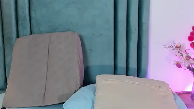 Nina Cavaali online show from January 13, 2025, 11:27 pm