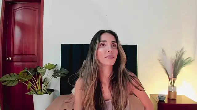 Nina Cavaali online show from January 28, 2025, 6:07 pm