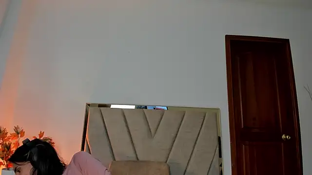 Nina Cavaali online show from September 11, 2025, 6:19 pm