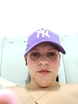 Snapshot of Mia_Hampton chatting on April 11, 2026, 10:03 pm Mia Hampton online show from April 11, 2026, 10:03 pm