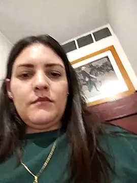 Snapshot of Mia_Hampton chatting on May 6, 2026, 11:32 pm Mia Hampton online show from May 6, 2026, 11:32 pm