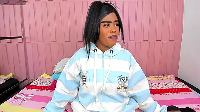 Briana Wells  online show from December 24, 2024, 1:39 pm