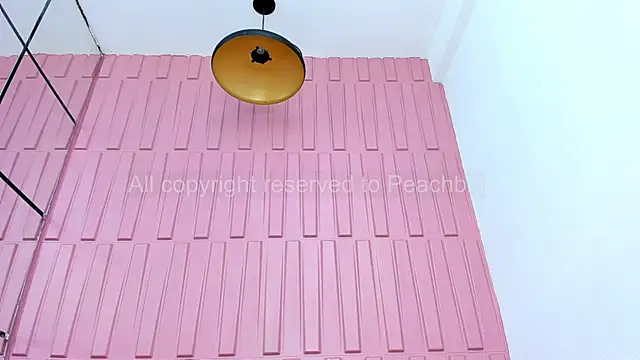 Briana Wells  online show from September 19, 2025, 2:07 pm