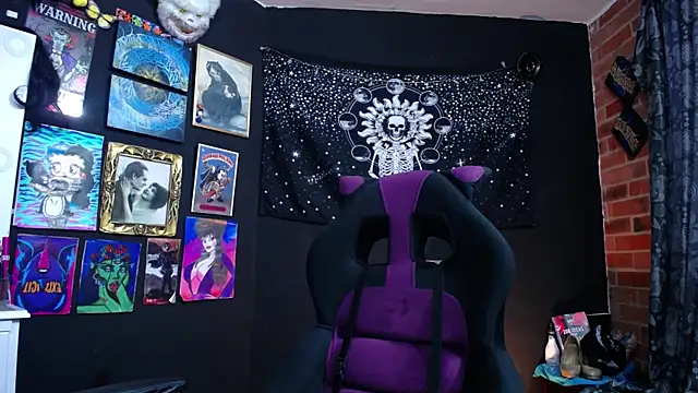 Yourmadame P online show from January 30, 2025, 8:10 pm