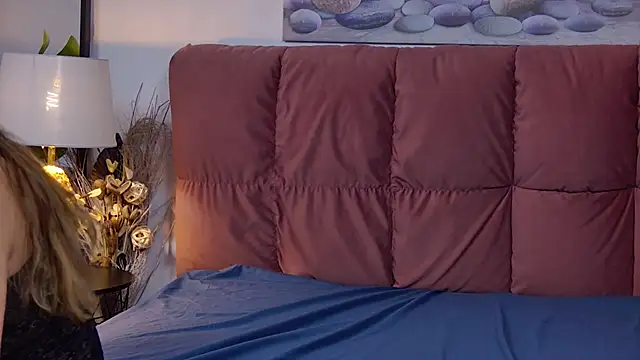 NicolLopeze online show from December 27, 2024, 1:28 pm