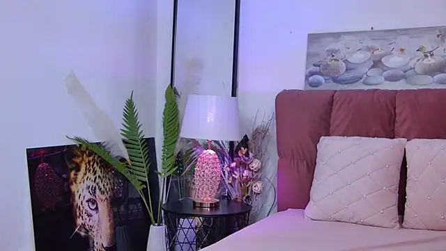 NicolLopeze online show from January 30, 2025, 11:44 am