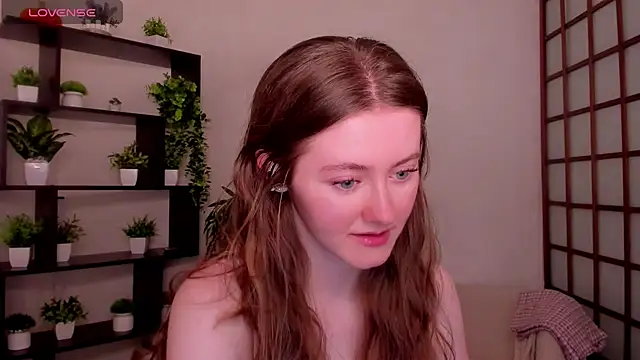 KateCuddle online show from June 22, 2026, 2:24 am