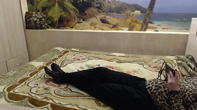 Aphelandra online show from March 18, 2025, 4:15 pm