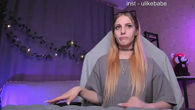 Anna Fink online show from March 21, 2025, 8:50 pm